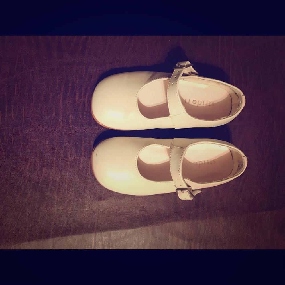 White stride rite dress shoes